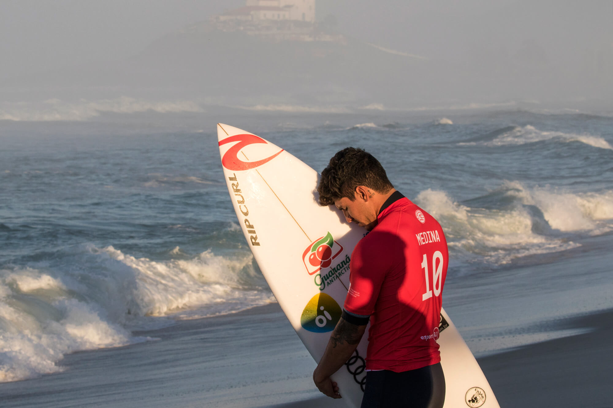 Gabriel Medina Wins World Title and Pipe Masters Surfline