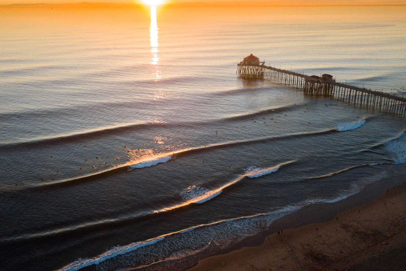 Best Beaches in Huntington Beach - Expert Guide to Traveling & Surfing ...