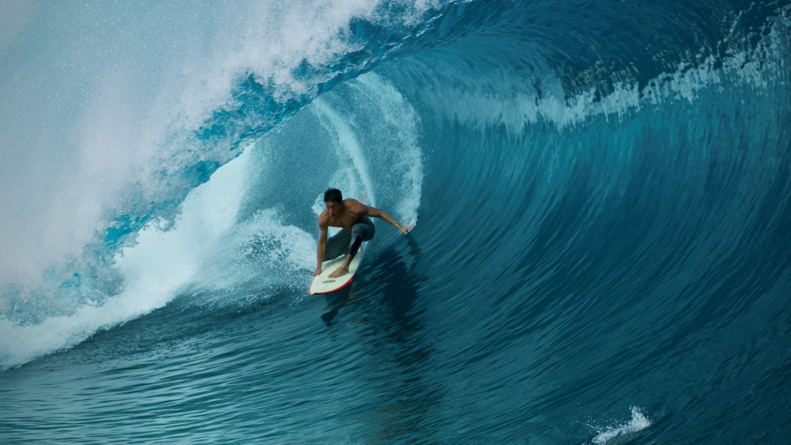 UnderTheRadar Local Bags Wave of Teahupoo's Opening Day