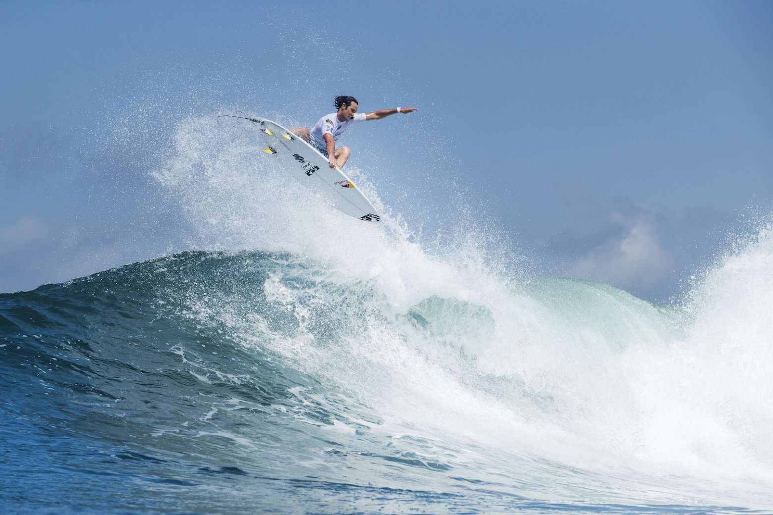 Benfiquista' Kanoa Igarashi histórico em Bali - Surf - Jornal Record