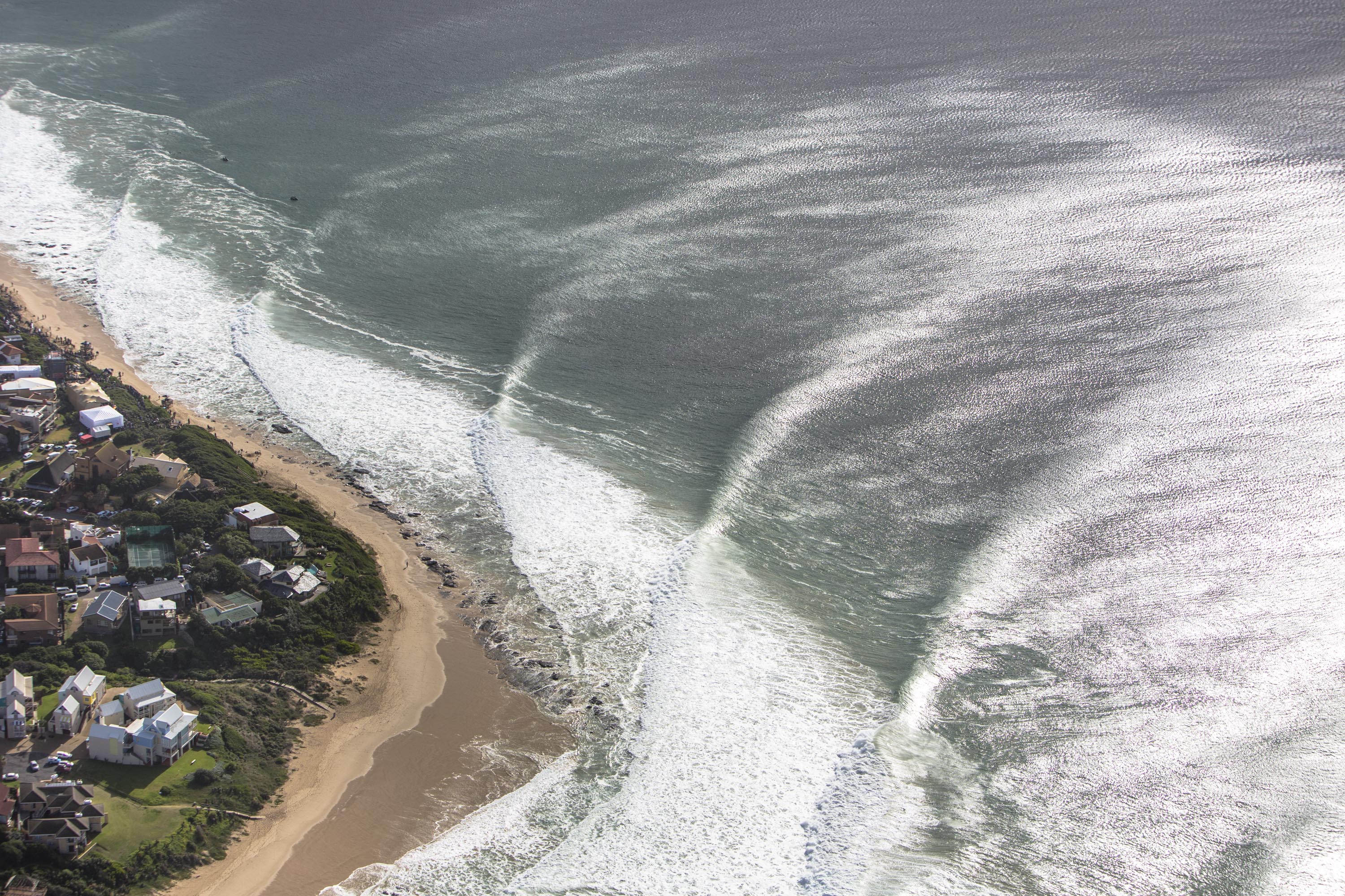 Mechanics of Jeffreys Bay, South Africa Breaking Down JBay Surf