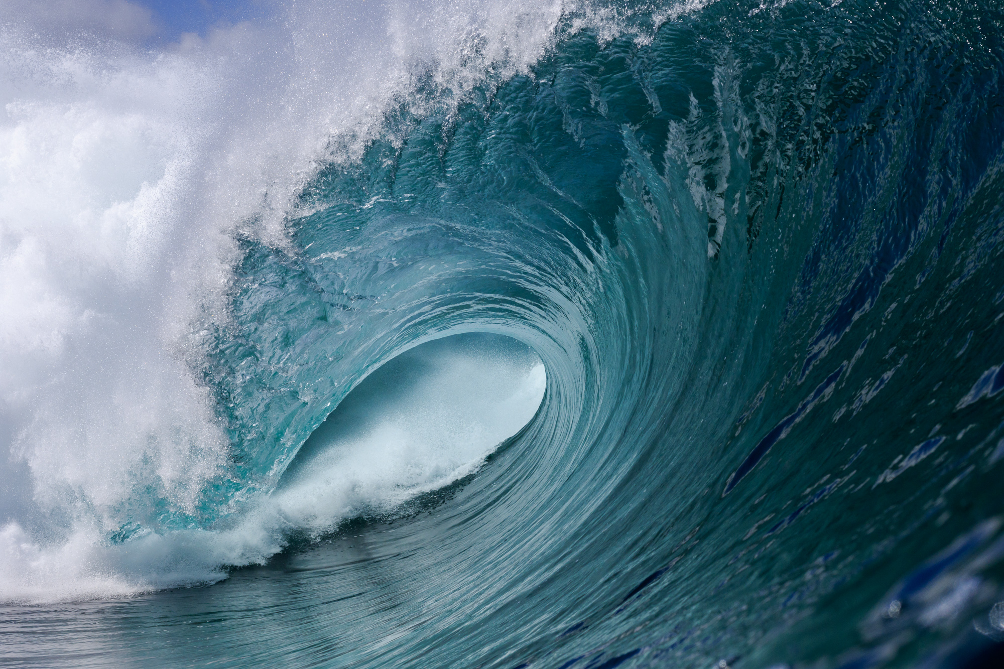 Mechanics of Surfing Pipeline & Backdoor - How Surfing's Most Hollow Spot  Breaks (Swell Source, Window, Bathymetry, Wind, & More) - Surfline