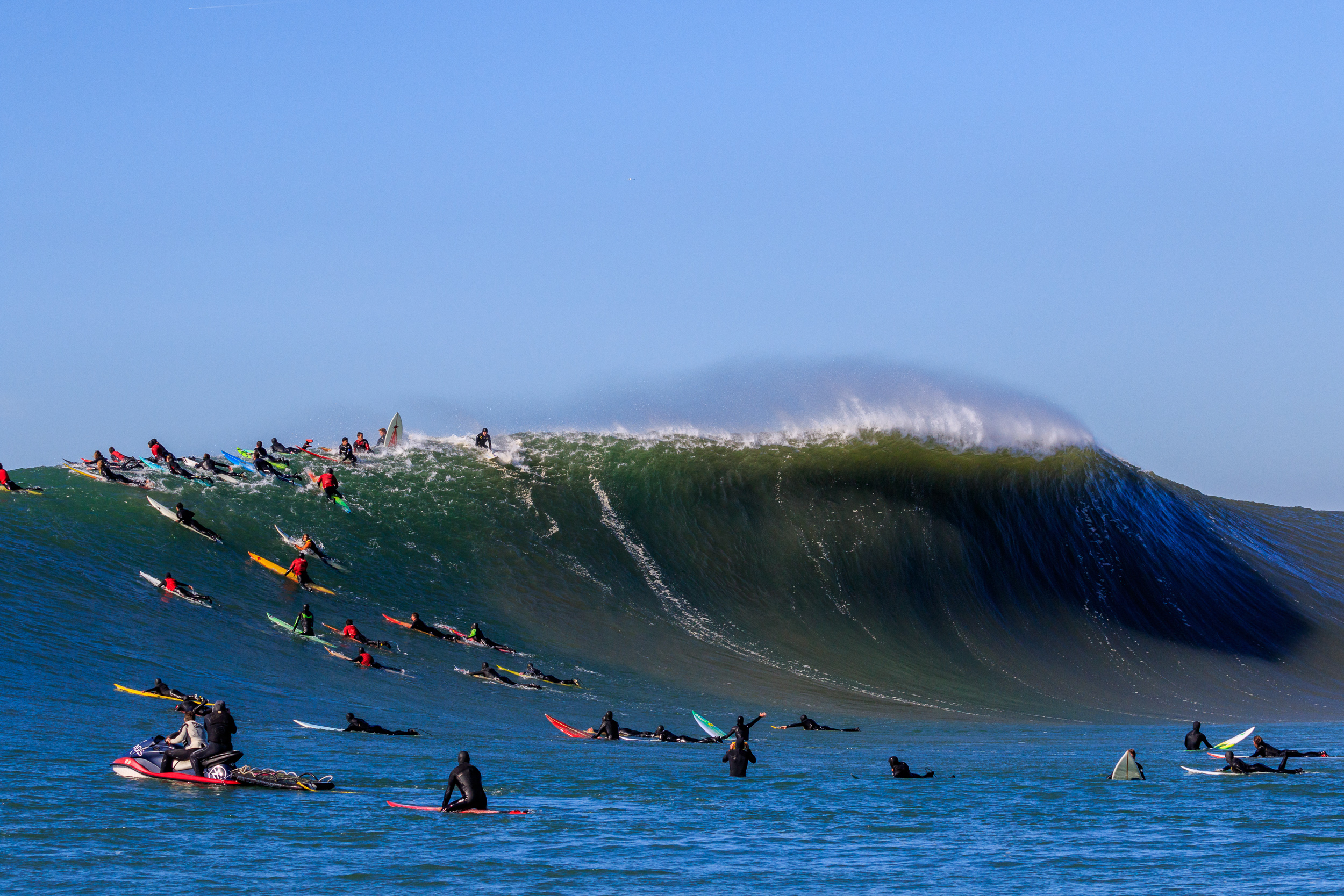 Spot Check Maverick's Surfing Guide [with HD Photos and Video]