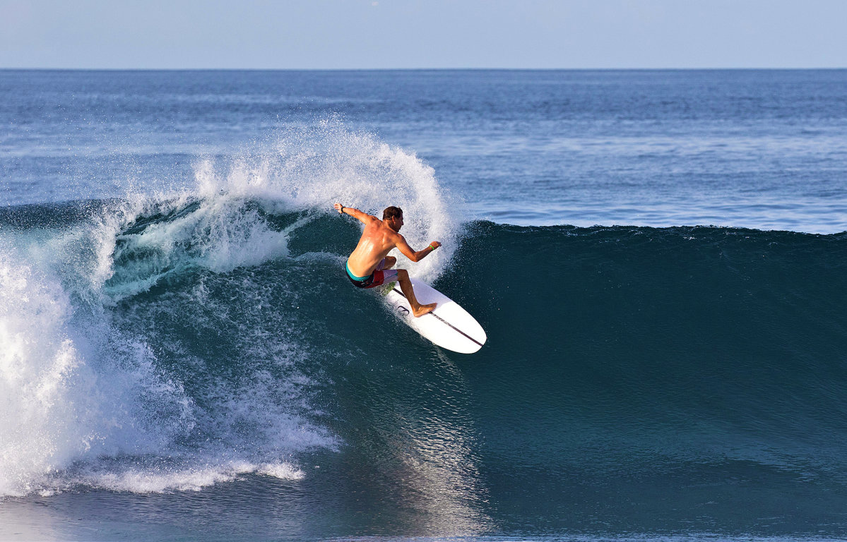 Resort Guide: Surf Travel Specials