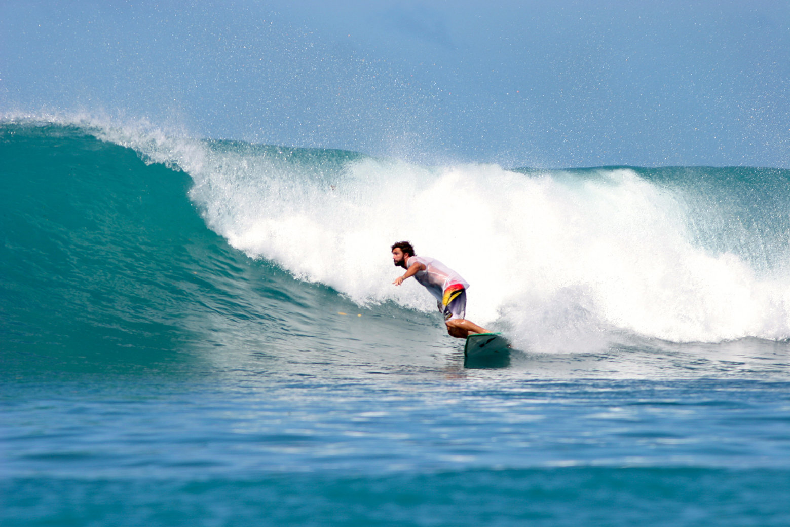 Resort Guide: Surf Travel Specials