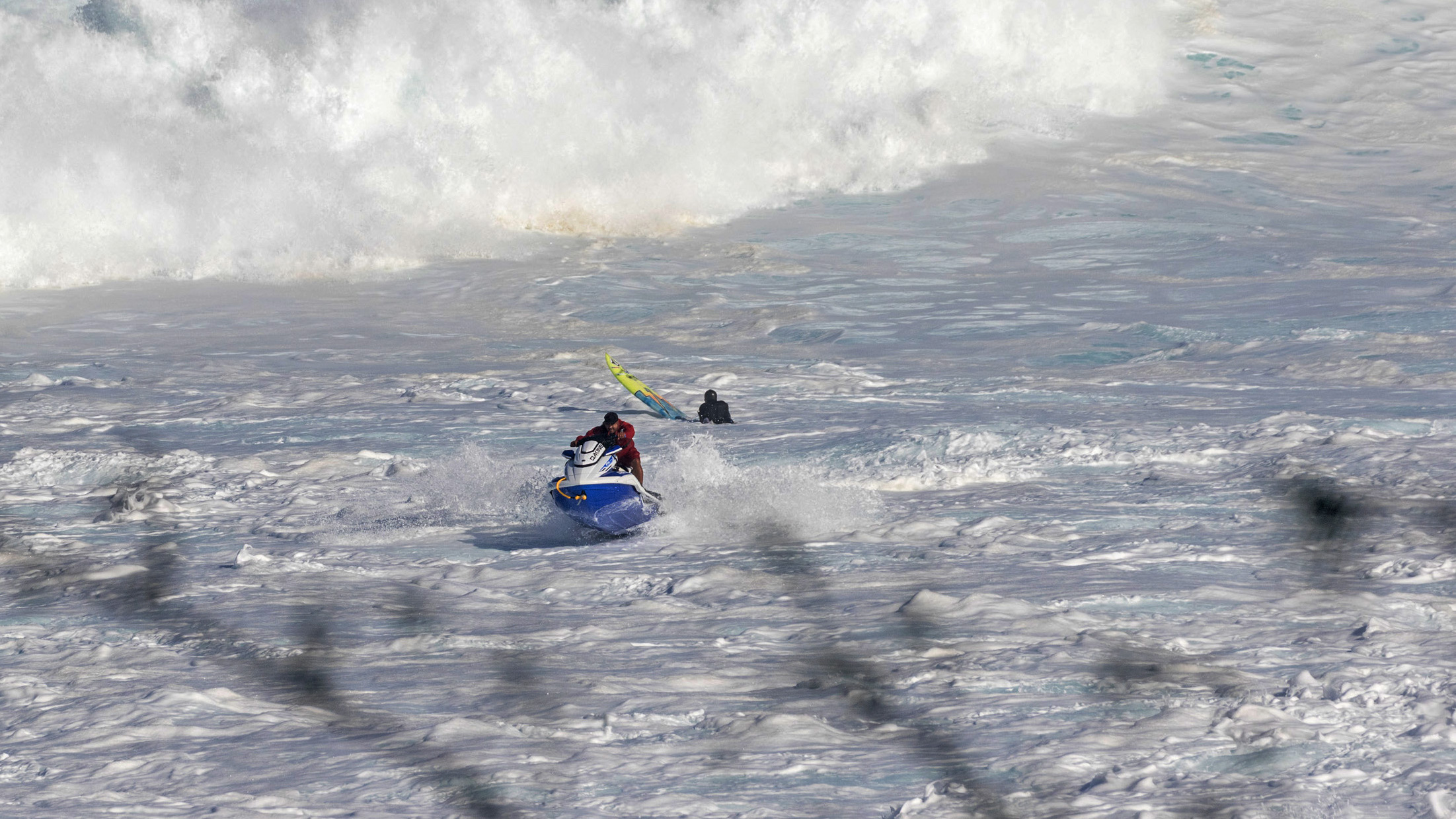 What's a Five-Wave Beatdown Feel Like at Jaws? - Vimarsana News