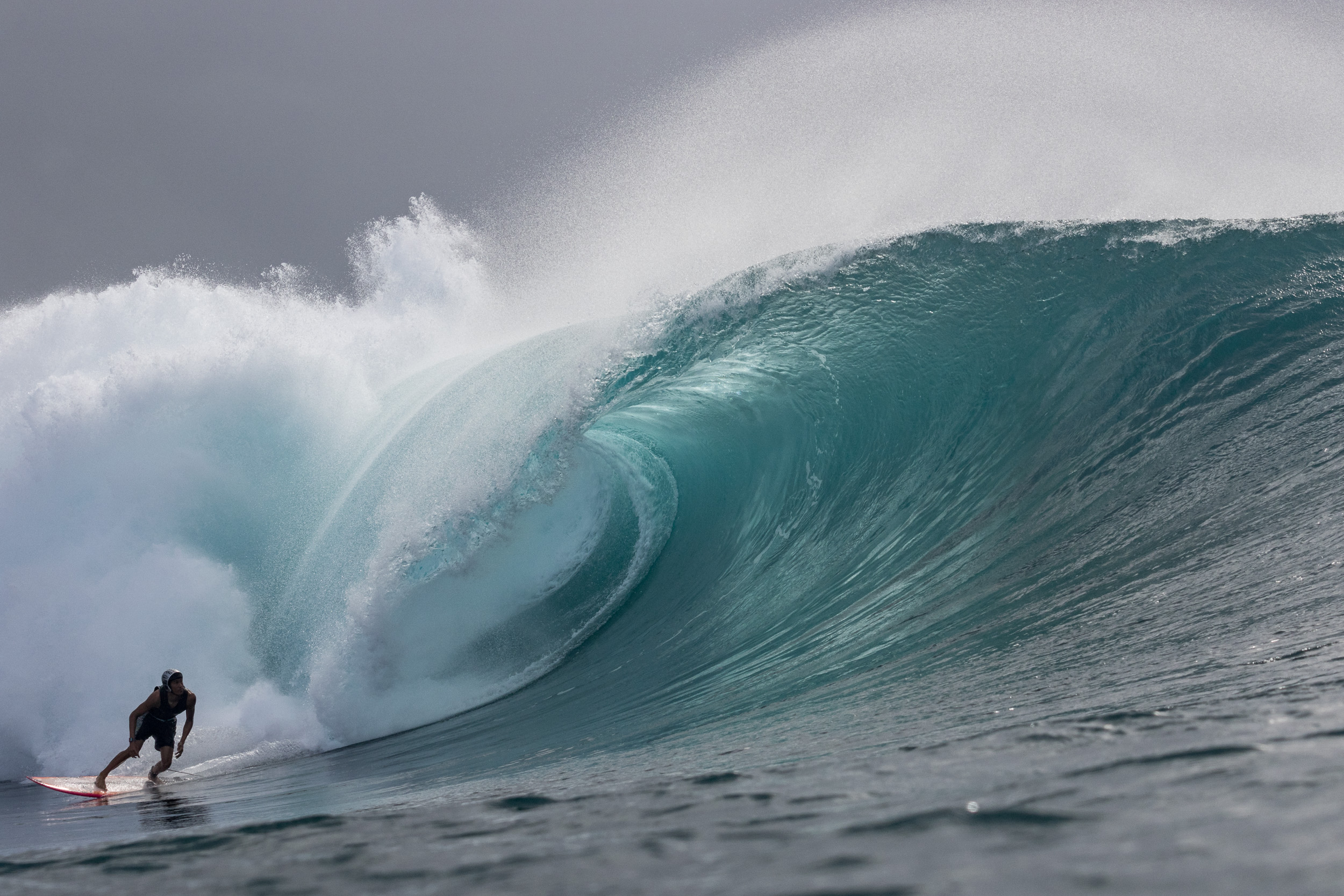 Big waves roll in again, expected to be head-high or bigger