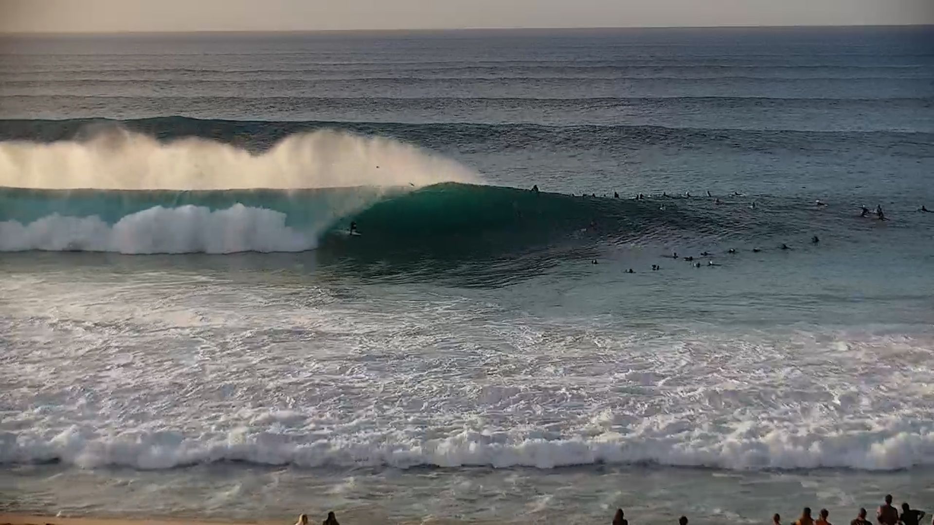 watch-rewind-cuts-from-the-hic-swell-december-17-18-oahu-hawaii