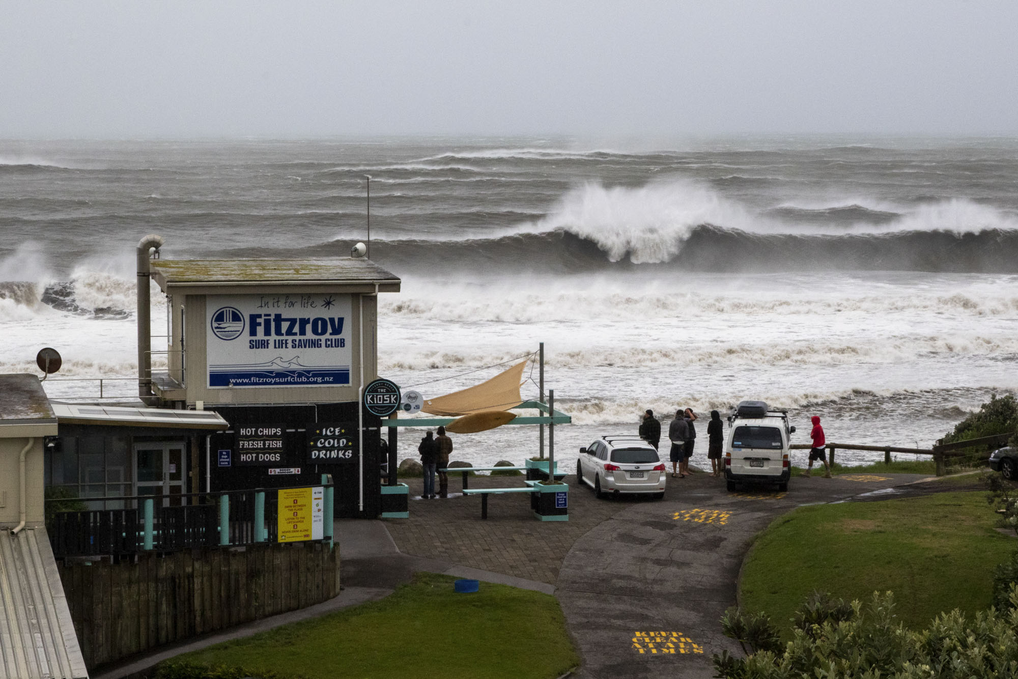 fitzroy beach surf