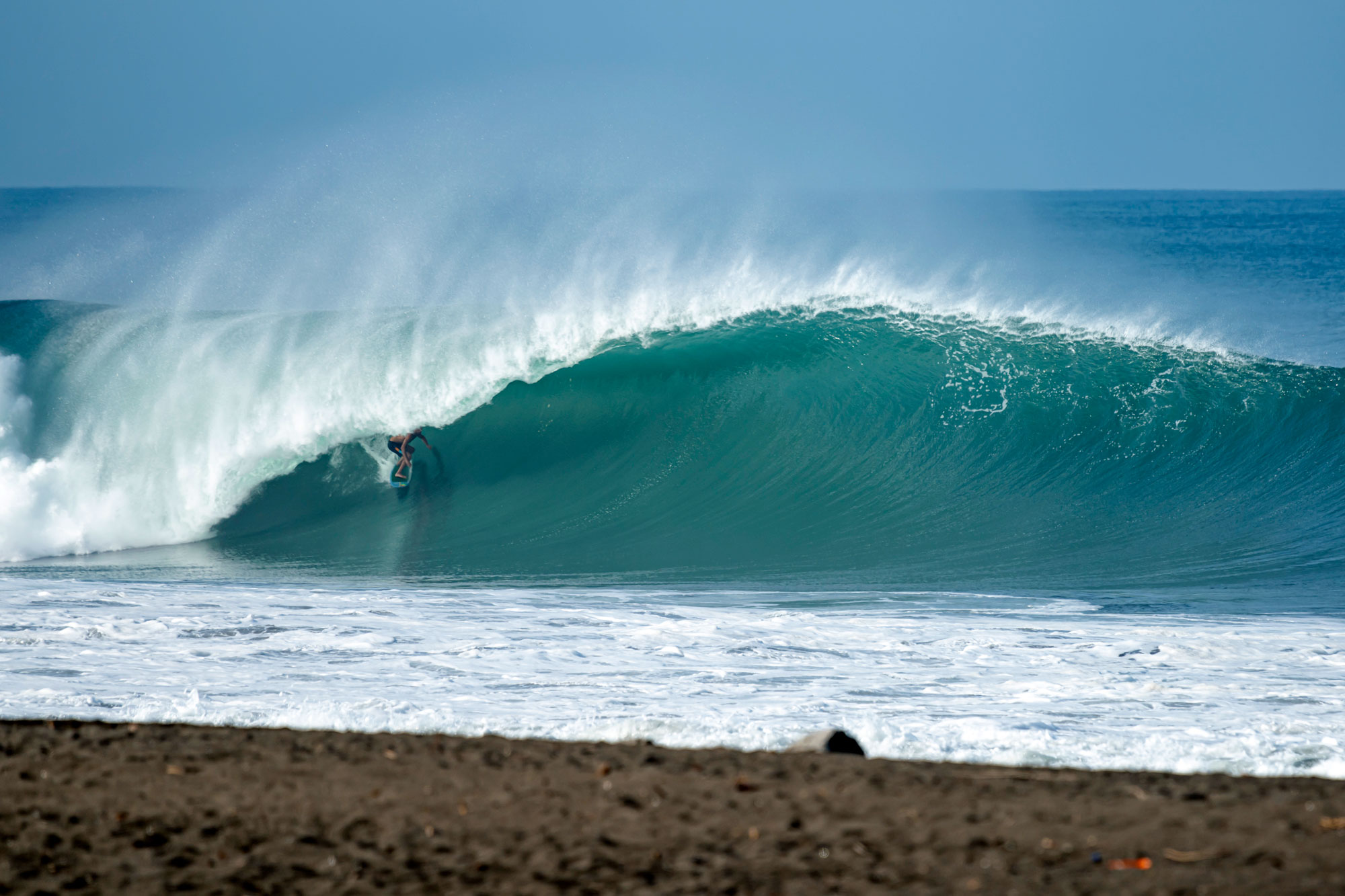 Code Red aterriza en México – Surfline