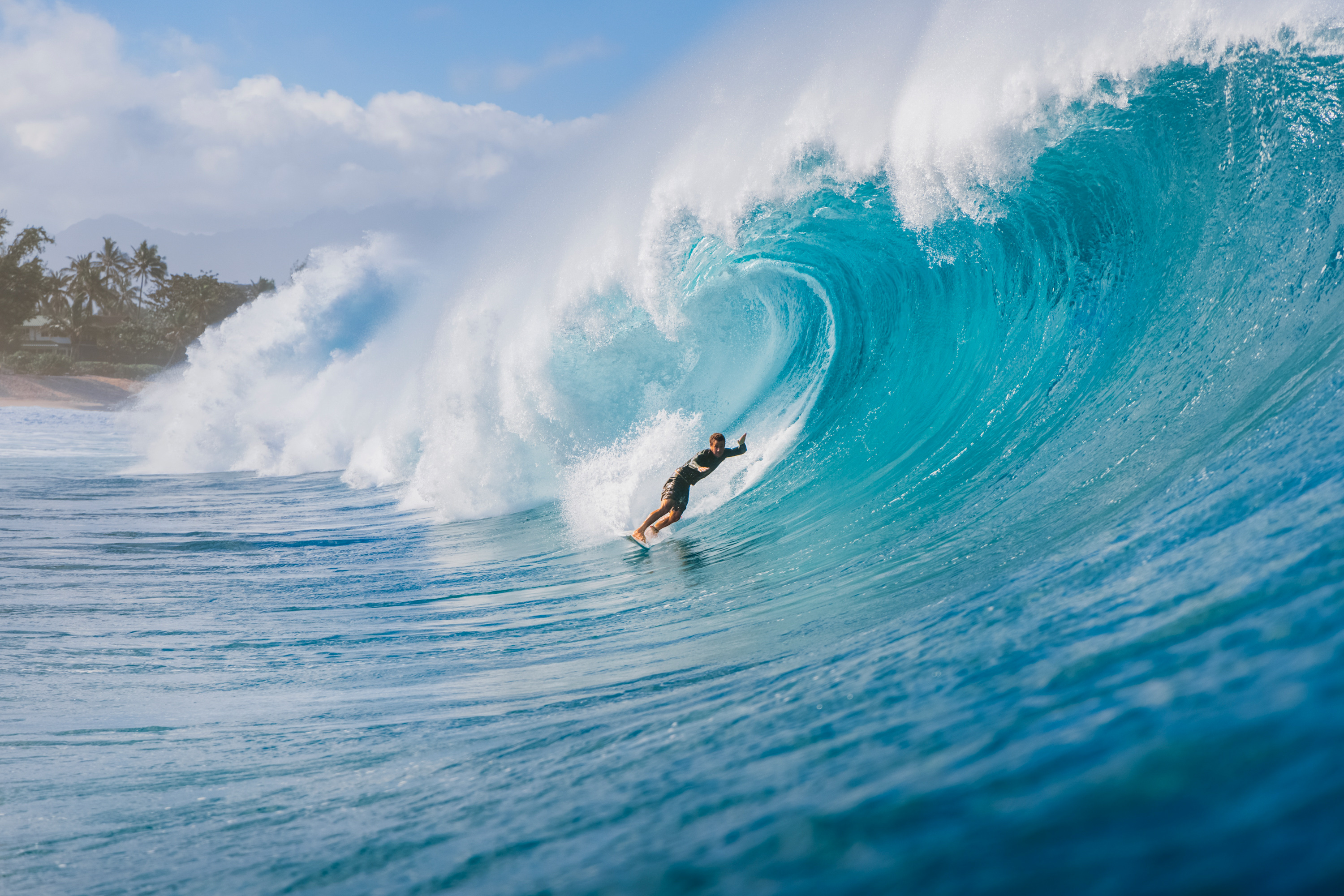 Surfing Super Smooth Waves - Surfers Paradise and Straddie 