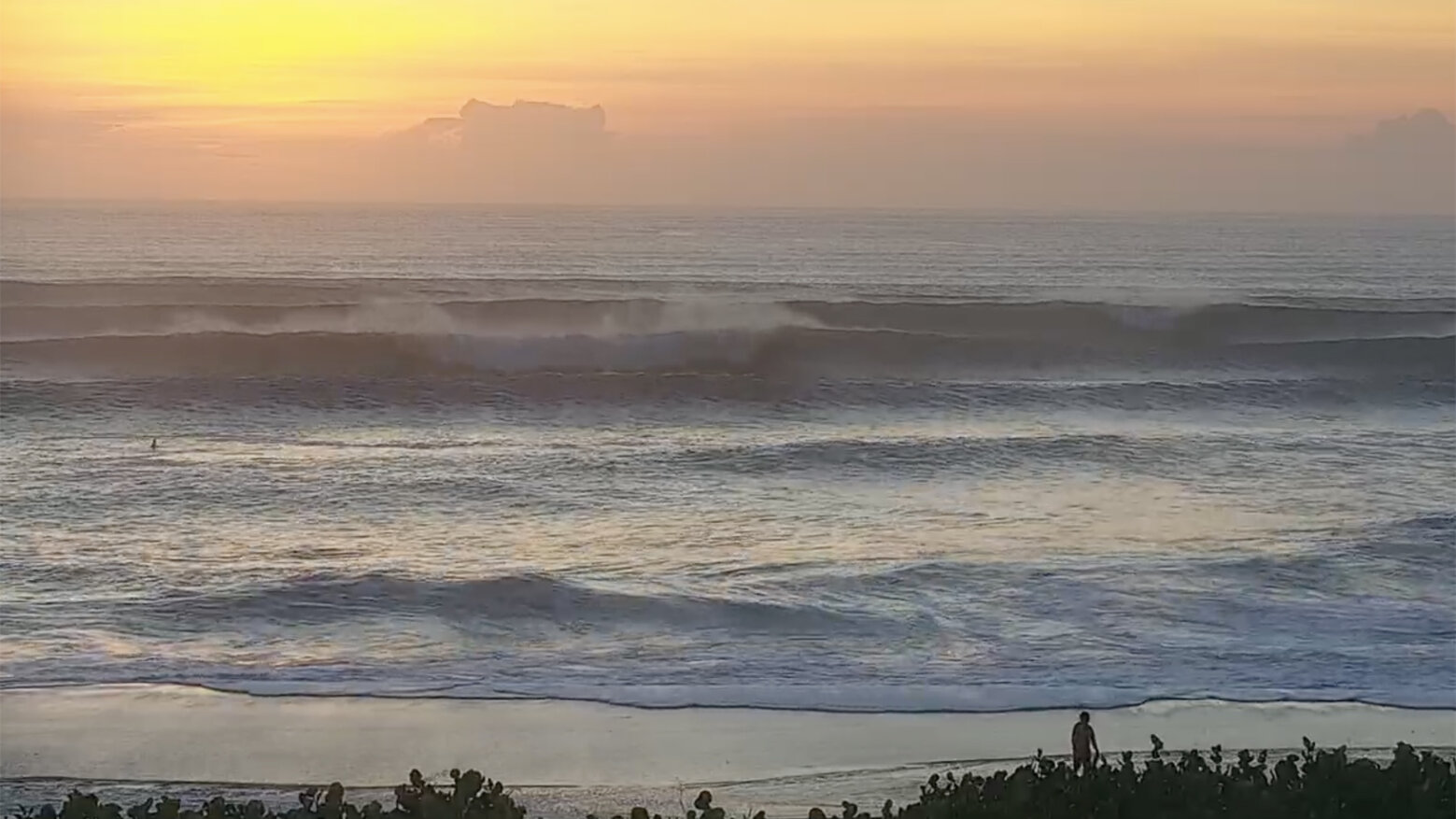 Tracking Erin: Cam Check, Stormy to Rippable Surf On Tap